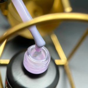 IZM Kamuflažna baza - 18 15ml IZM Kamuflažna baza - 18 15ml